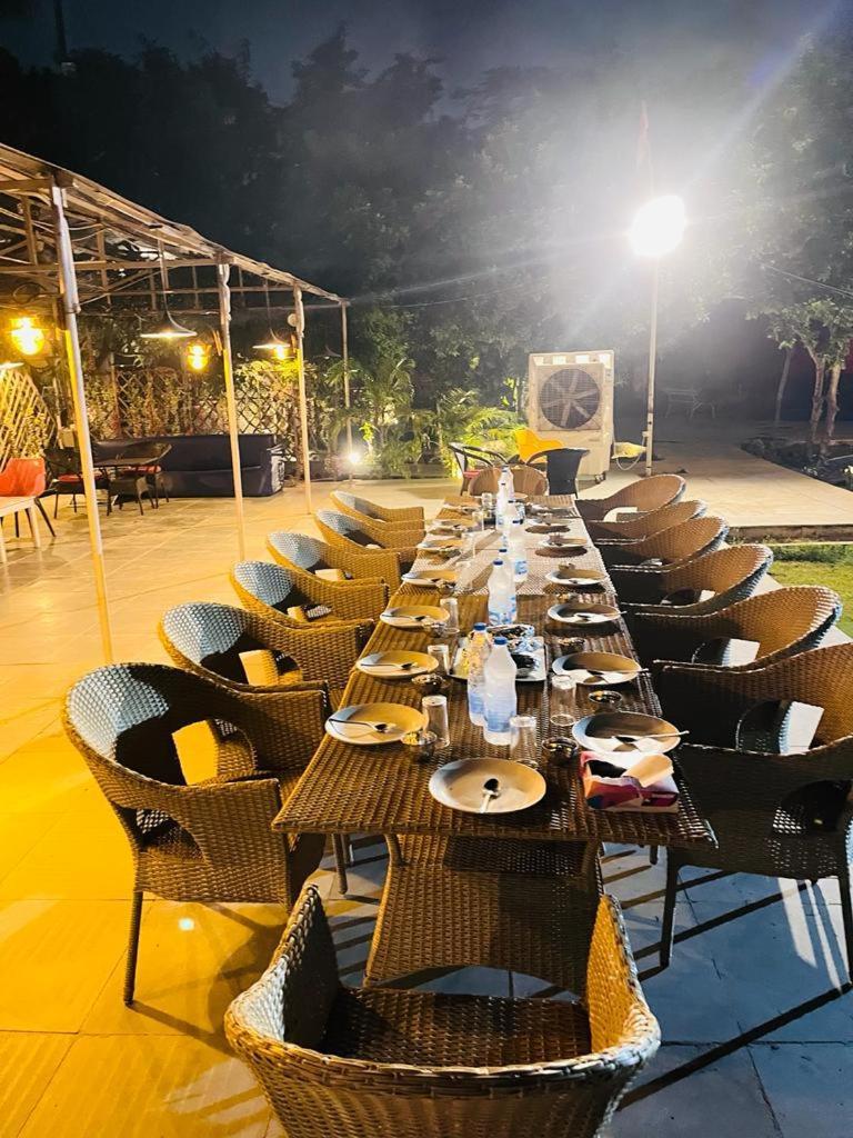 Green Leaf Cafe And Home Stay Большая Нойда Экстерьер фото